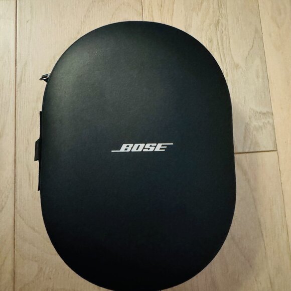 Bose QuietComfort Wireless Noise Cancelling Over-the-Ear Bluetooth Headphones - Picture 6 of 8